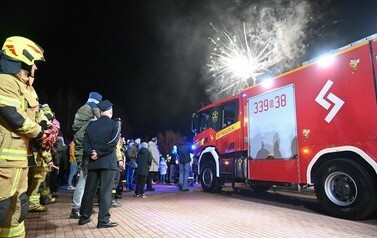 Fajerwerki na cześć nowego wozu ratowniczo-gaśniczego 