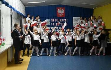 Wieczornica w Szkole Podstawowej im. Bohater&oacute;w Ziemi Gdańskiej w Pszcz&oacute;łkach 10