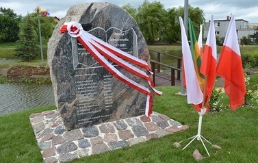 Kamień pamięci na 700 lecie Kleszczewka 